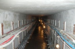 营房路有一处电缆井漏水，找专业堵漏水公司上门排查。